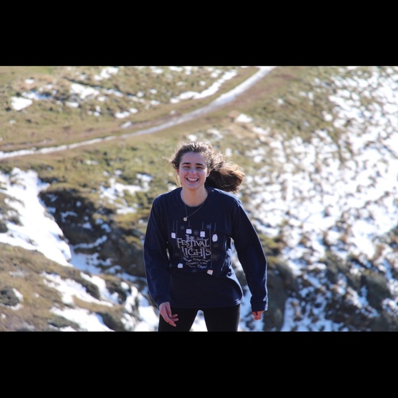 Meet your Posher, Emily Katherine - Picture 4 of 5